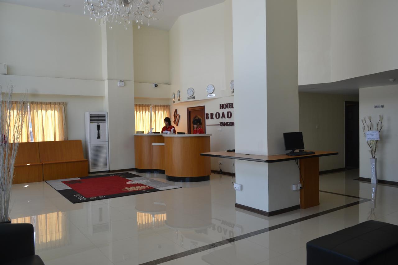 Hotel Broadway Yangon Ngoại thất bức ảnh