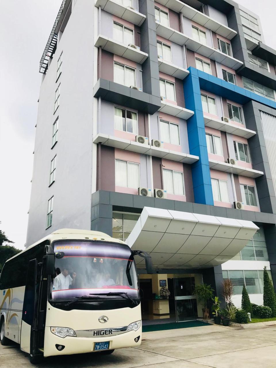 Hotel Broadway Yangon Ngoại thất bức ảnh