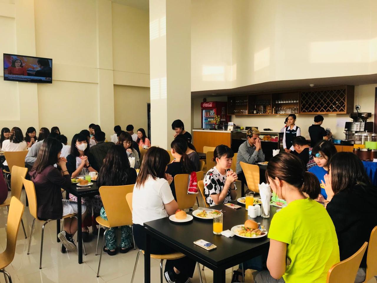Hotel Broadway Yangon Ngoại thất bức ảnh