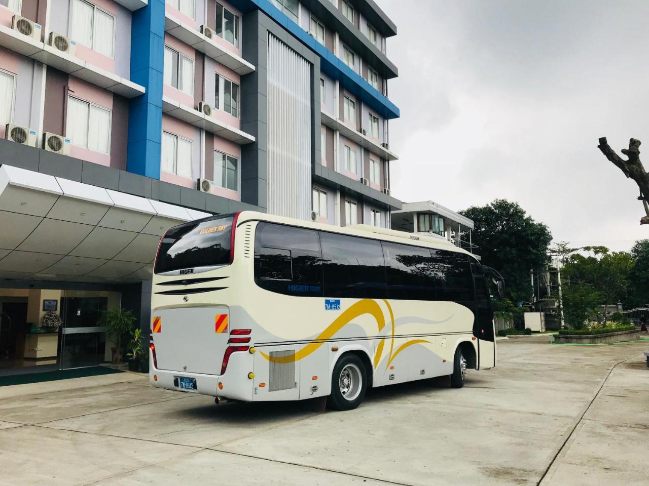 Hotel Broadway Yangon Ngoại thất bức ảnh