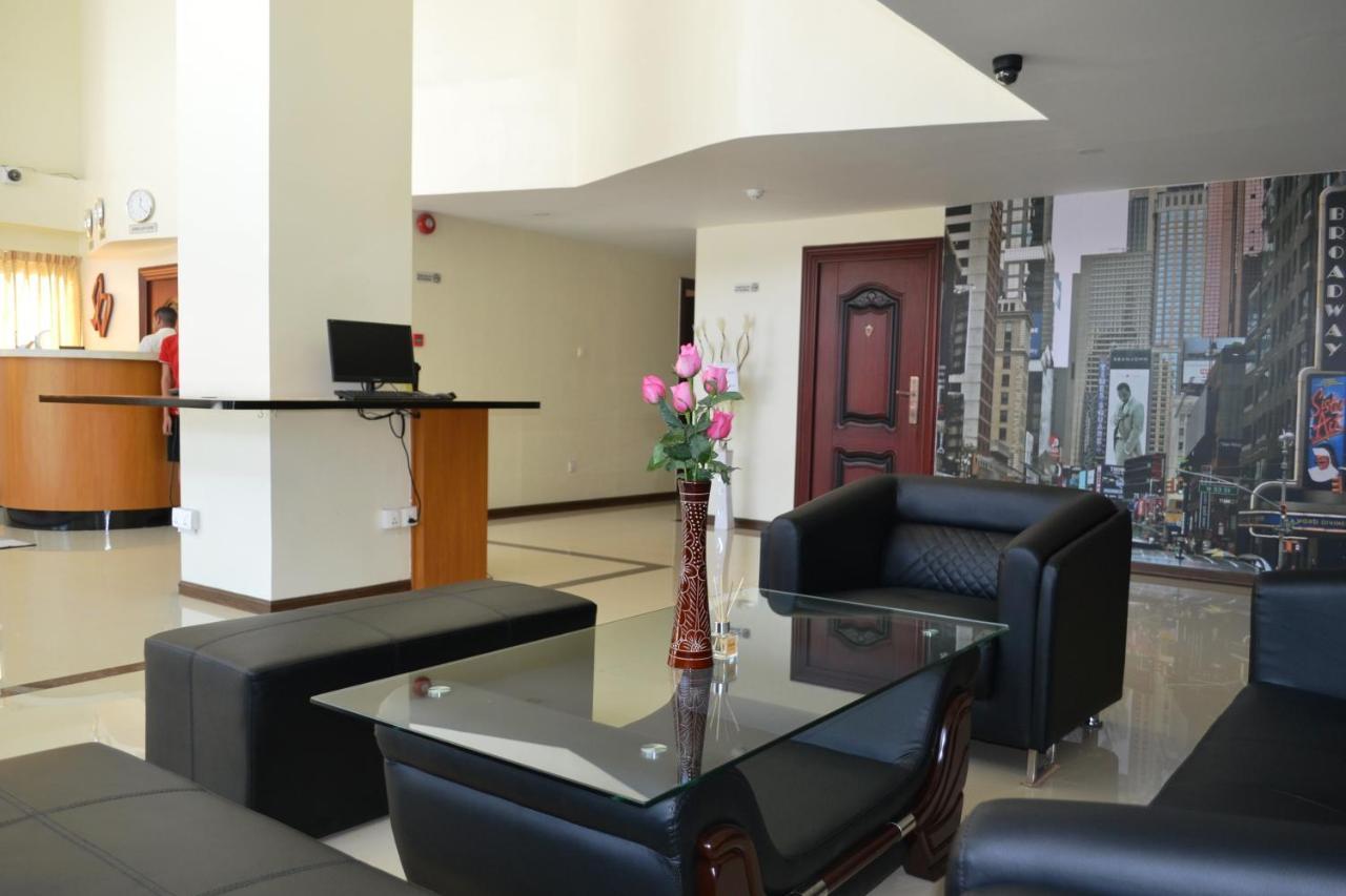 Hotel Broadway Yangon Ngoại thất bức ảnh