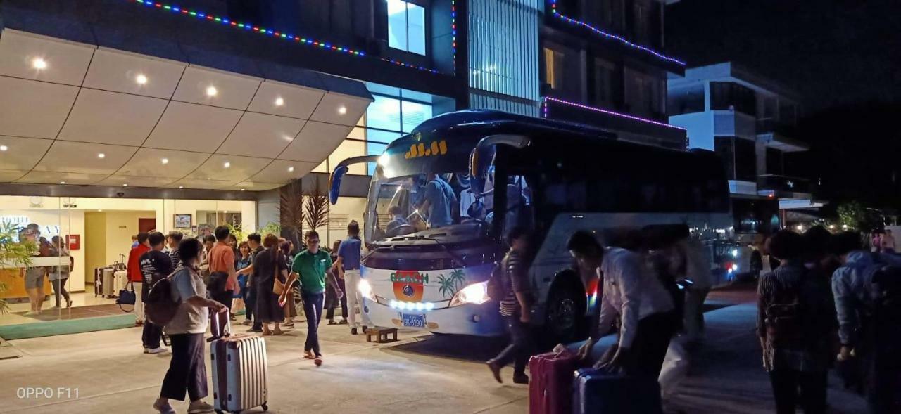 Hotel Broadway Yangon Ngoại thất bức ảnh