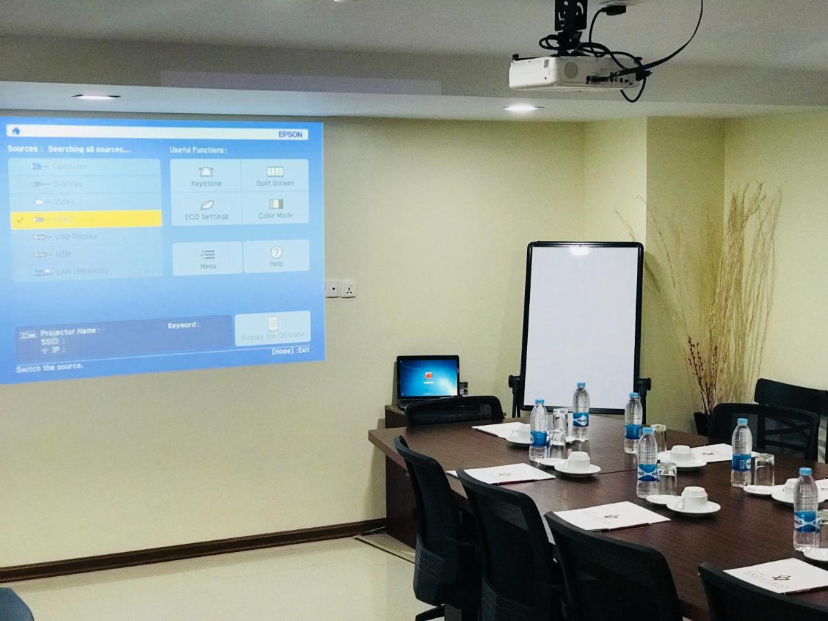 Hotel Broadway Yangon Ngoại thất bức ảnh
