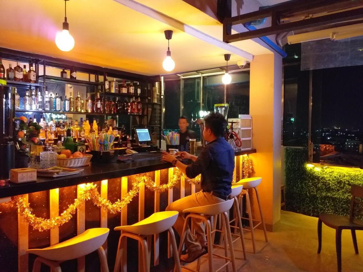 Hotel Broadway Yangon Ngoại thất bức ảnh
